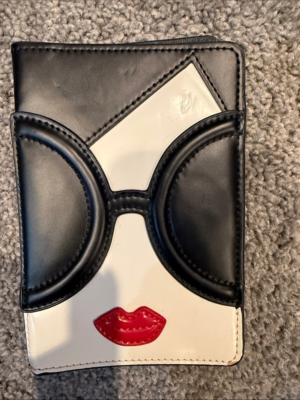 Novelty Sunglasses Face Wallet in Black, White & Red